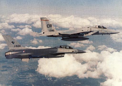 1983-  F15 en F16.jpg